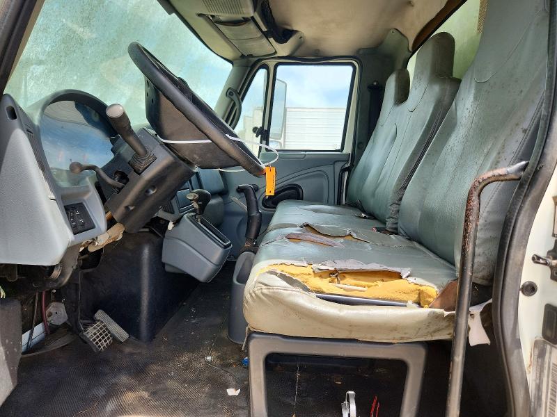 56071606 :رقم المزاد ، 1HTMMAAM02H506612 vin ، 2002 International 4300 مزاد بيع