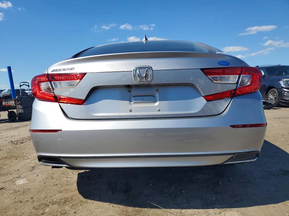 Продажа на аукционе авто 2018 Honda Accord 4d, vin: 1HGCV1F15JA141342, номер лота: 58359386