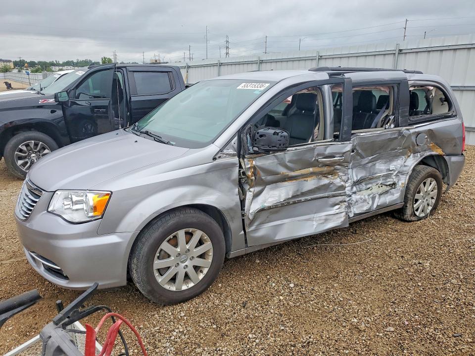 2015 Chrysler Town & Country მანქანა იყიდება აუქციონზე, vin: 2C4RC1BG8FR742255, აუქციონის ნომერი: 55315336