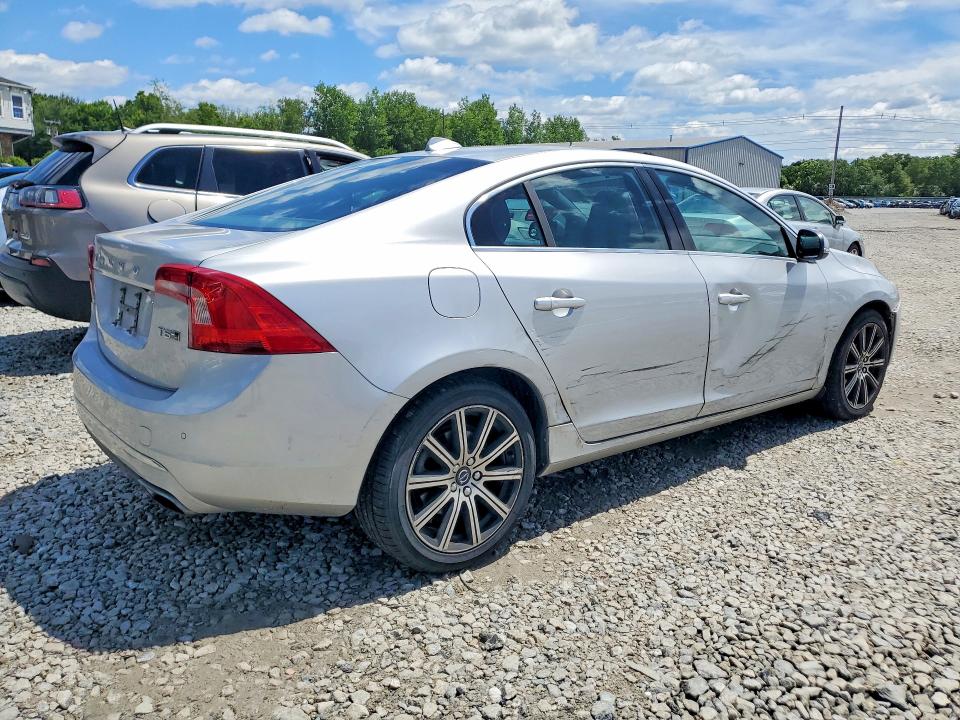2017 Volvo S60 მანქანა იყიდება აუქციონზე, vin: LYV402TK1HB139966, აუქციონის ნომერი: 58220646