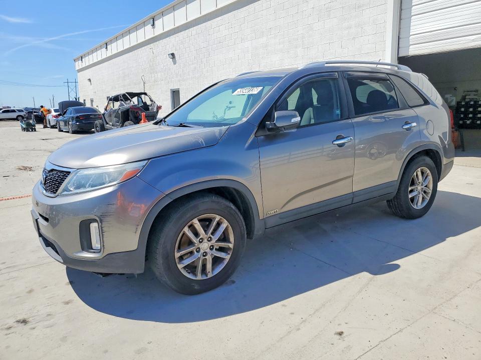 2015 Kia Sorento მანქანა იყიდება აუქციონზე, vin: 5XYKTCA67FG561660, აუქციონის ნომერი: 55544136