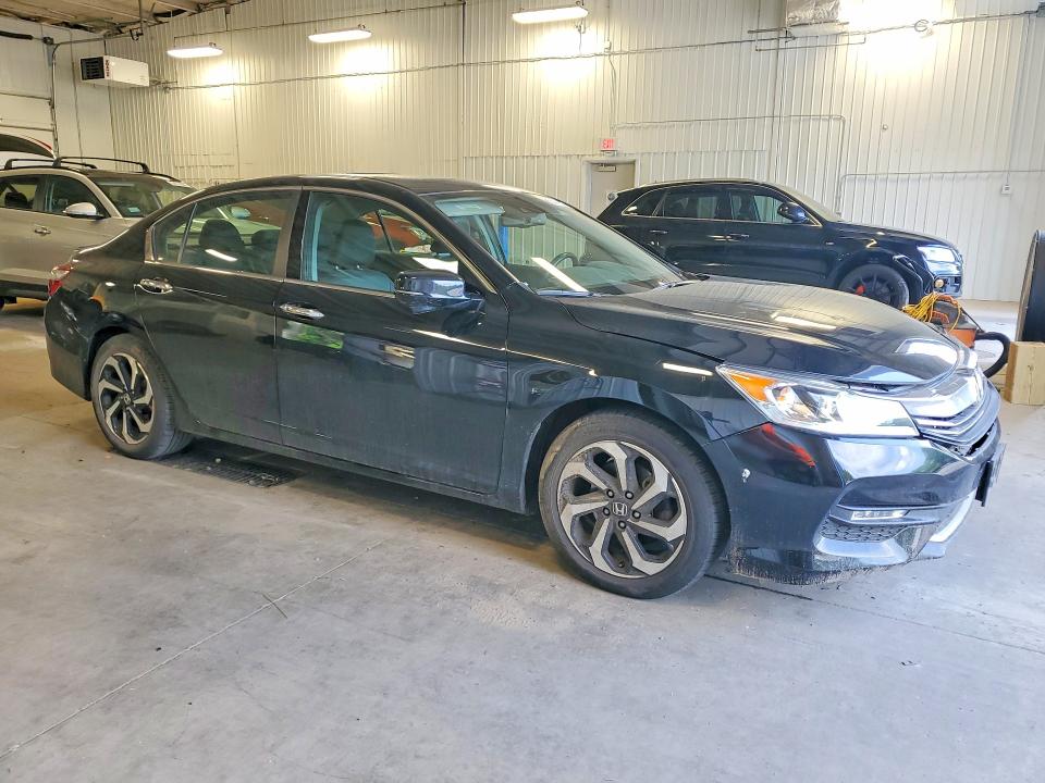 Продажа на аукционе авто 2017 Honda Accord, vin: 1HGCR3F03HA022514, номер лота: 55712876