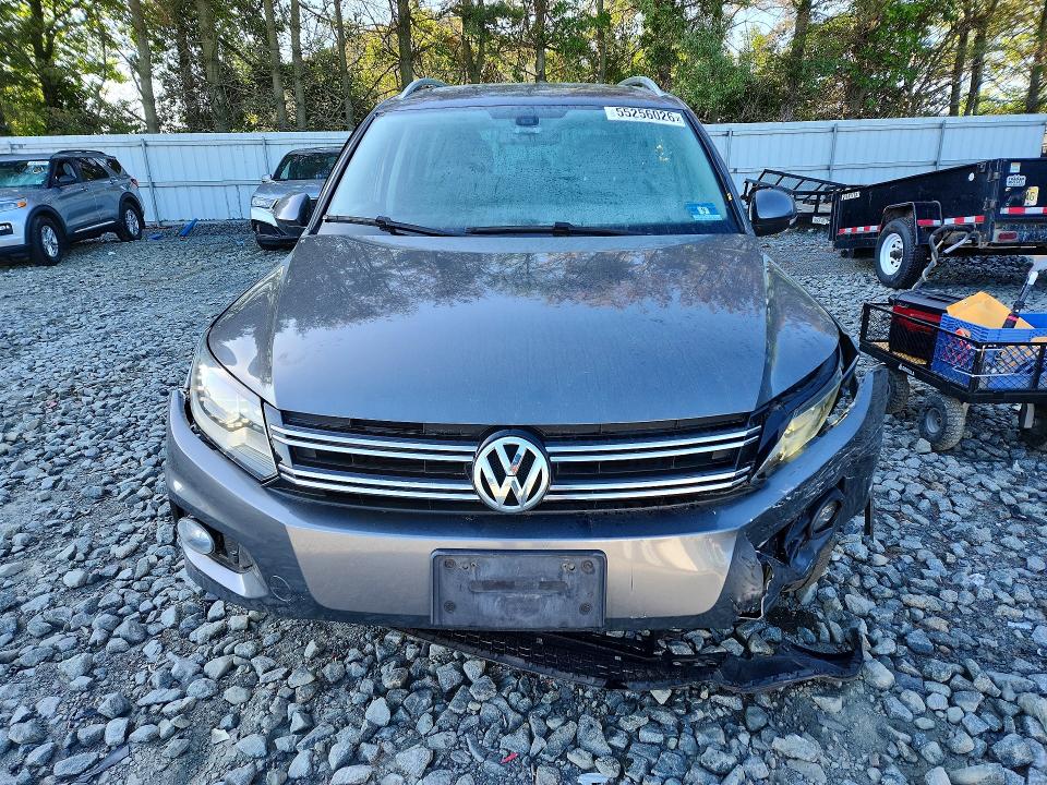 Продажа на аукционе авто 2016 Volkswagen Tiguan, vin: WVGBV7AX0GW616198, номер лота: 55256026