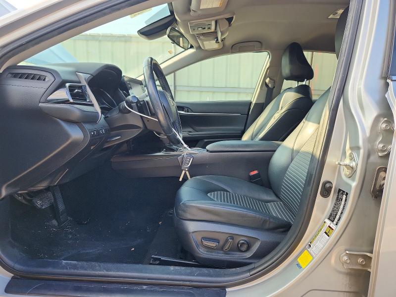 56739186 :رقم المزاد ، 4T1G11AK5MU452988 vin ، 2021 Toyota Camry مزاد بيع