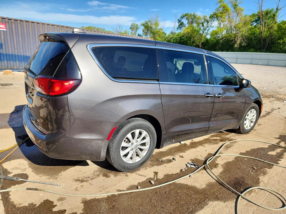Продажа на аукционе авто 2018 Chrysler Pacifica, vin: 2C4RC1FGXJR115690, номер лота: 55888366