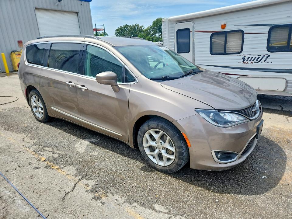Продажа на аукционе авто 2017 Chrysler Pacifica, vin: 2C4RC1BG3HR552981, номер лота: 58375956