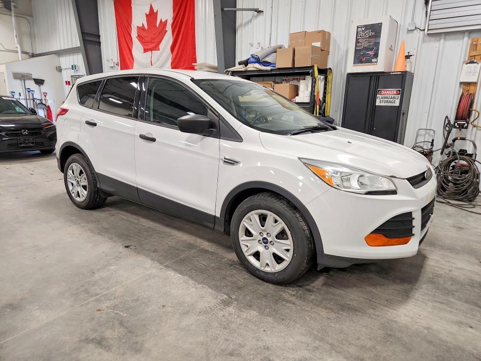 57141846 :رقم المزاد ، 1FMCU0F78FUA33251 vin ، 2015 Ford Escape مزاد بيع