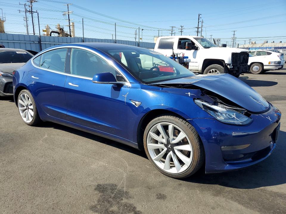 Продажа на аукционе авто 2018 Tesla Model 3, vin: 5YJ3E1EA6JF076413, номер лота: 56550366