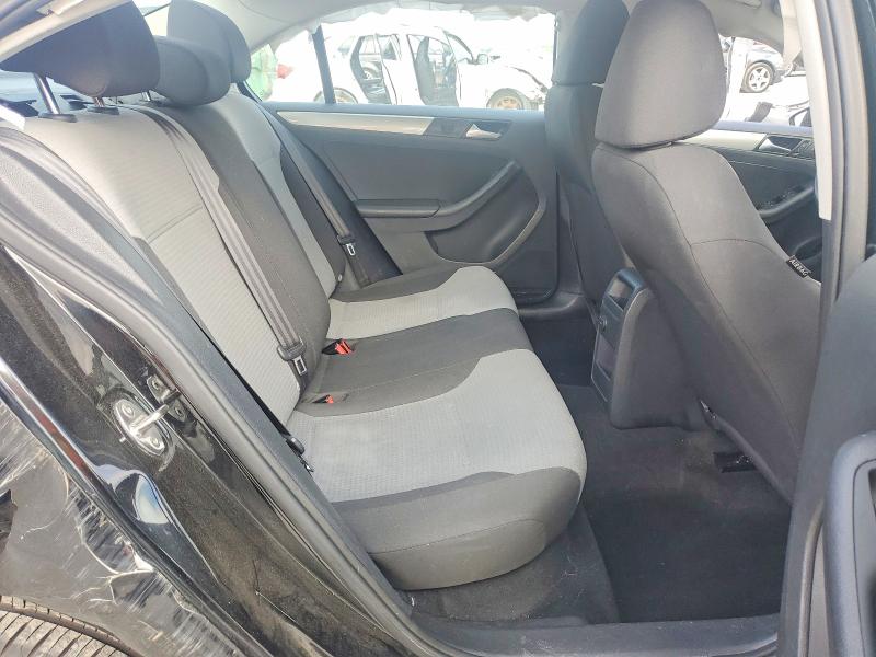 57204926 :رقم المزاد ، 3VW167AJ2HM368138 vin ، 2017 Volkswagen Jetta مزاد بيع