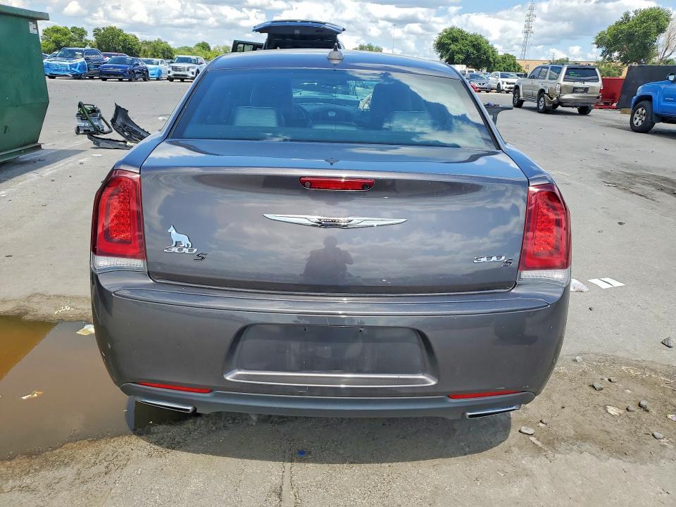 Продажа на аукционе авто 2015 Chrysler 300, vin: 2C3CCABG2FH780726, номер лота: 56409096