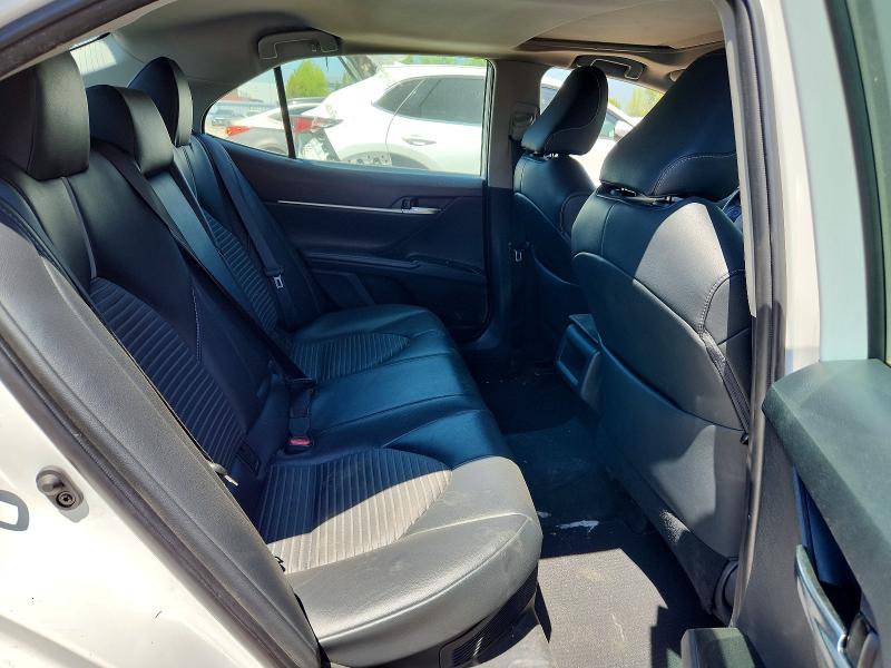 53711156 :رقم المزاد ، 4T1B21HK0KU520690 vin ، 2019 Toyota Camry Hybrid مزاد بيع