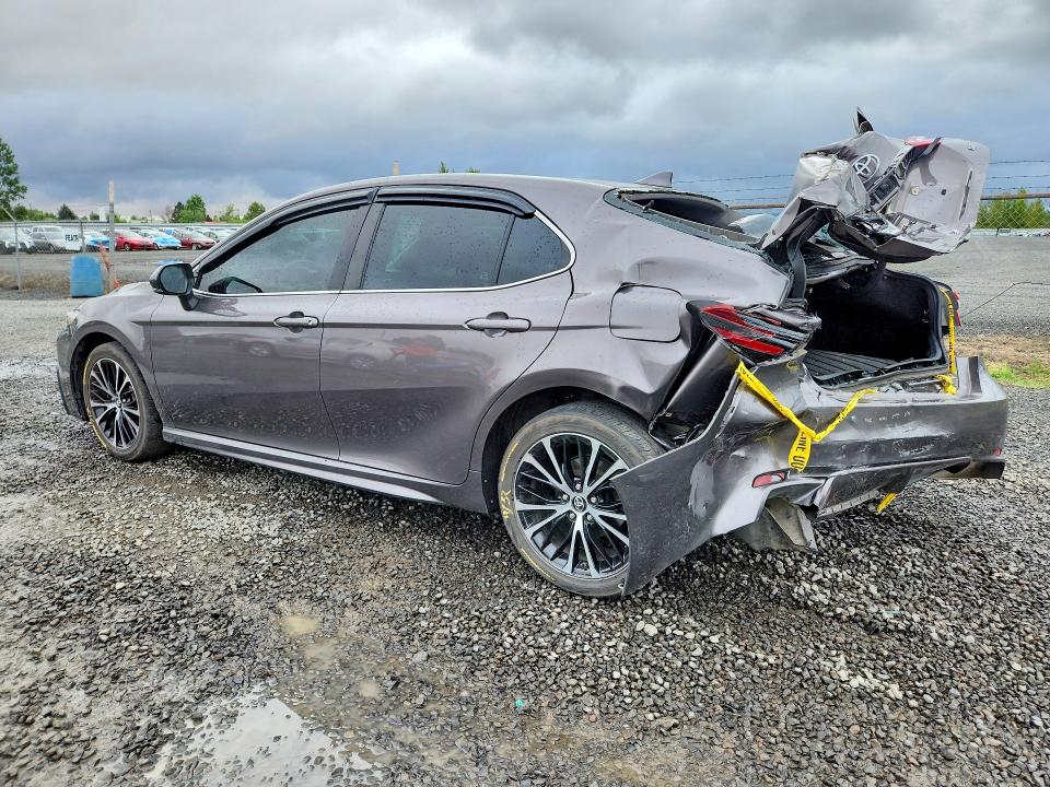 58711746 :رقم المزاد ، 4T1G11AK9NU656002 vin ، 2022 Toyota Camry مزاد بيع