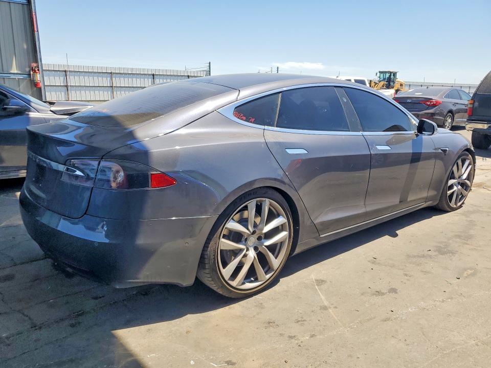 Продаж на аукціоні авто 2018 Tesla Model S, vin: 5YJSA1E29JF276136, номер лоту: 55950116