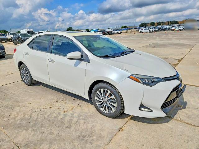 2017 Toyota Corolla მანქანა იყიდება აუქციონზე, vin: 5YFBURHE5HP581577, აუქციონის ნომერი: 55860846