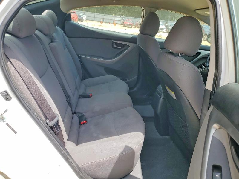 58267216 :رقم المزاد ، 5NPDH4AE7FH556927 vin ، 2015 Hyundai Elantra مزاد بيع