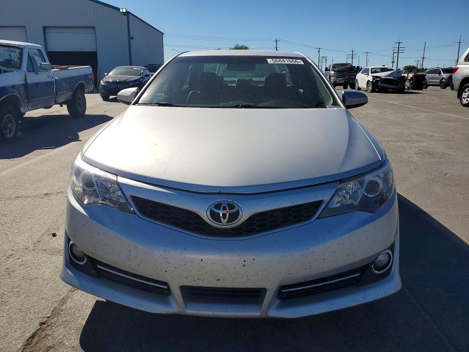 56841666 :رقم المزاد ، 4T1BF1FK2EU440738 vin ، 2014 Toyota Camry مزاد بيع