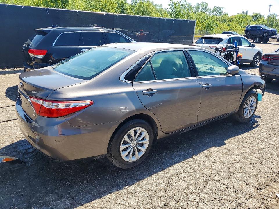 58541546 :رقم المزاد ، 4T1BF1FK1HU662644 vin ، 2017 Toyota Camry مزاد بيع
