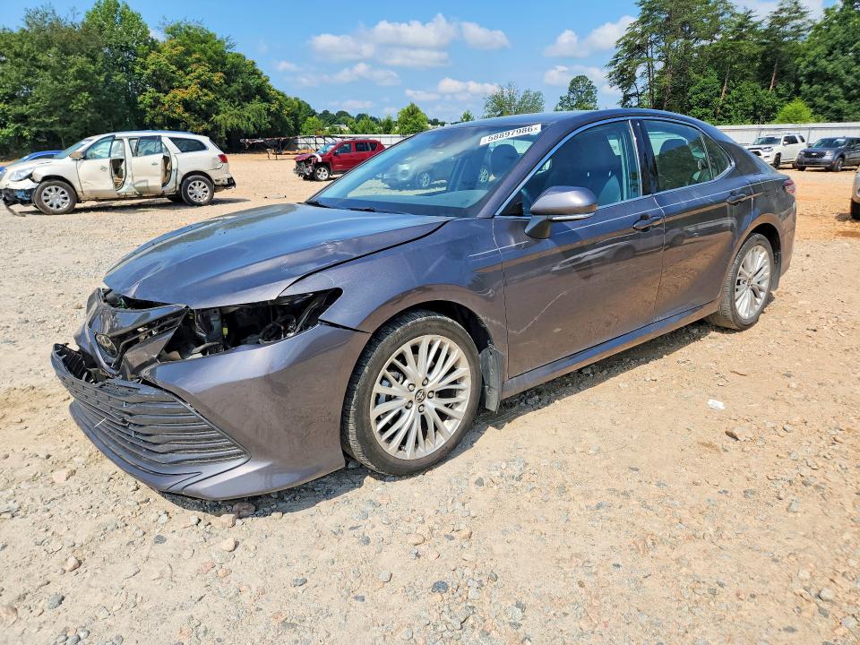 2020 Toyota Camry მანქანა იყიდება აუქციონზე, vin: 4T1F11AK7LU945694, აუქციონის ნომერი: 58897986