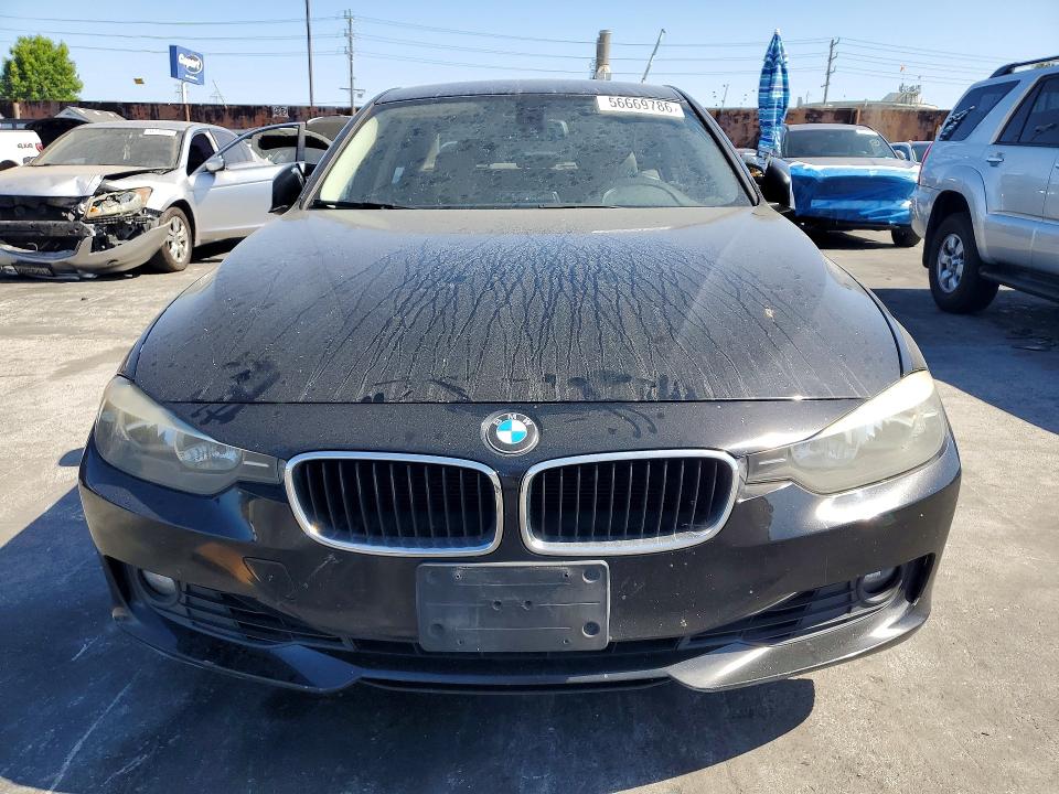 56669786 :رقم المزاد ، WBA3A5C52DF602784 vin ، 2013 Bmw 328 مزاد بيع