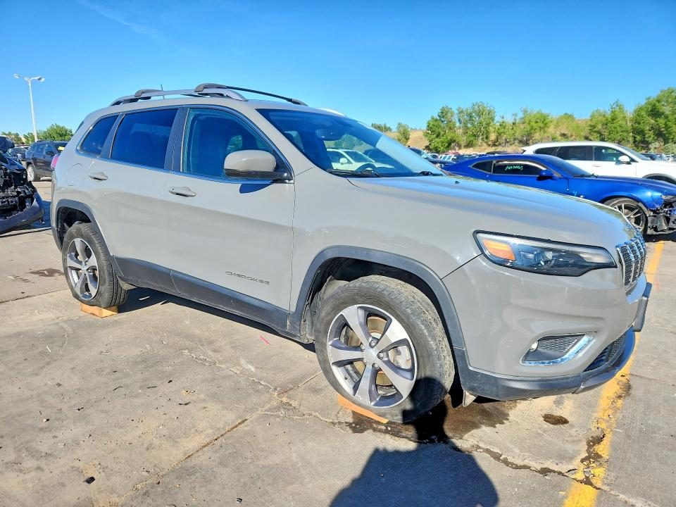 56639226 :رقم المزاد ، 1C4PJMDX4LD555654 vin ، 2020 Jeep Cherokee مزاد بيع