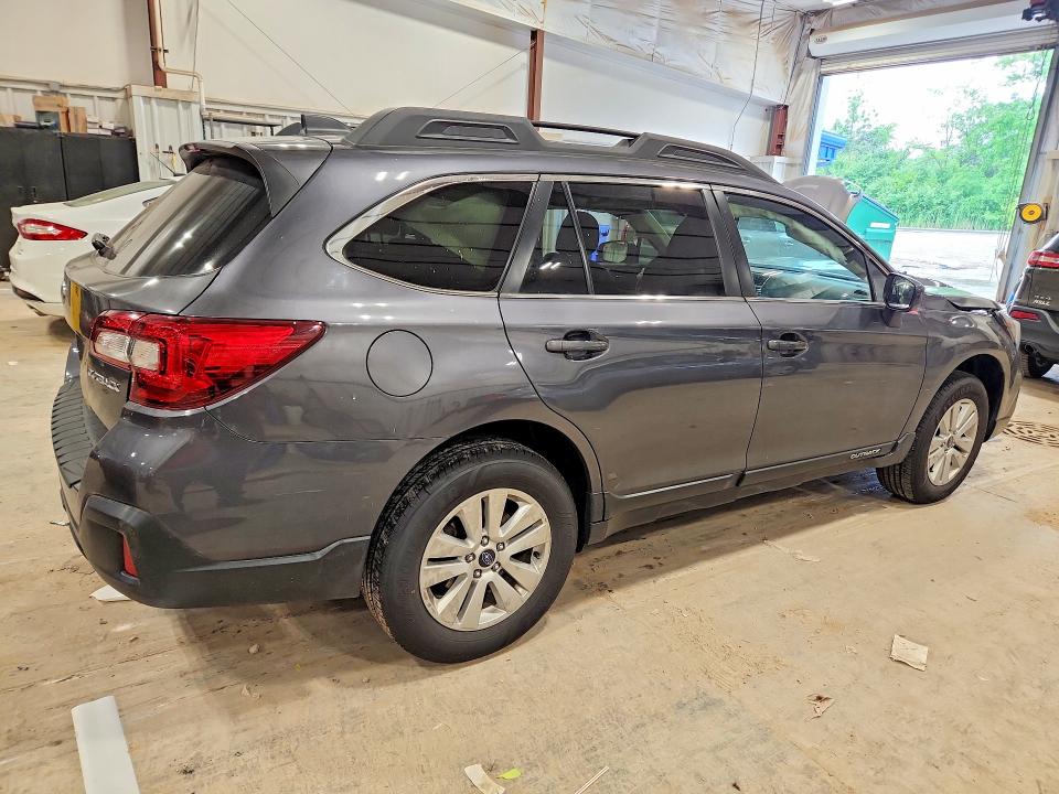 56822966 :رقم المزاد ، 4S4BSACC0J3307565 vin ، 2018 Subaru Outback مزاد بيع