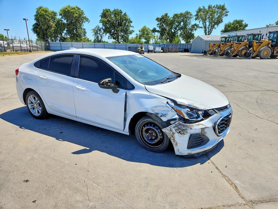 58450846 :رقم المزاد ، 1G1BC5SM1K7153258 vin ، 2019 Chevrolet Cruze مزاد بيع