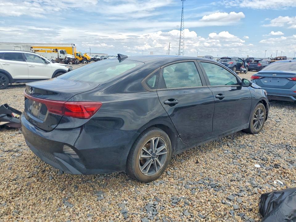 55583756 :رقم المزاد ، 3KPF24ADXRE725025 vin ، 2024 Kia Forte مزاد بيع