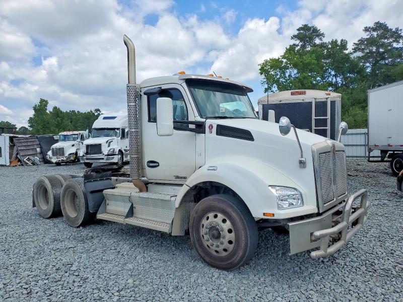 59107366 :رقم المزاد ، 1XKZDP9X1HJ169880 vin ، 2017 Kenworth Construction مزاد بيع
