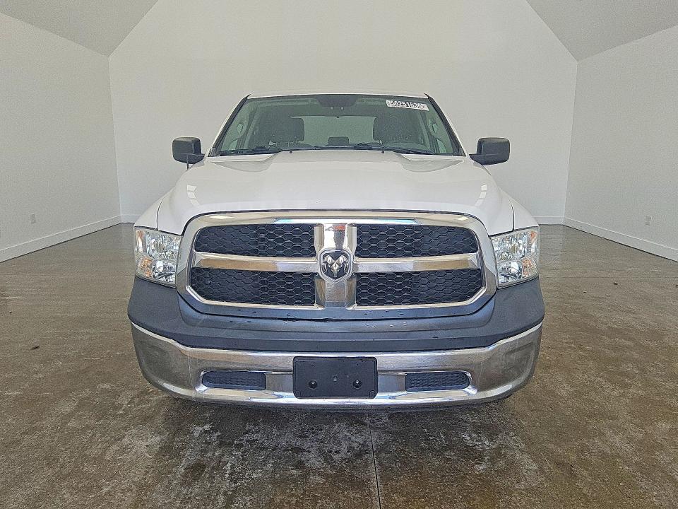 56251536 :رقم المزاد ، 1C6RR7FG8JS277194 vin ، 2018 Ram 1500 مزاد بيع