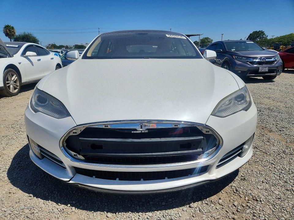 2013 Tesla Model S მანქანა იყიდება აუქციონზე, vin: 5YJSA1CN7DFP04531, აუქციონის ნომერი: 58428436