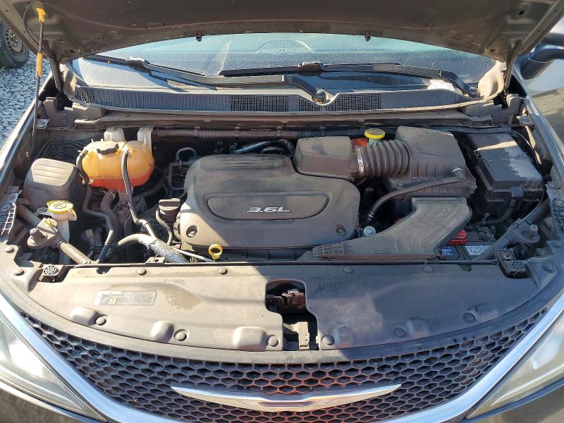 57700326 :رقم المزاد ، 2C4RC1BG8JR110316 vin ، 2018 Chrysler Pacifica مزاد بيع
