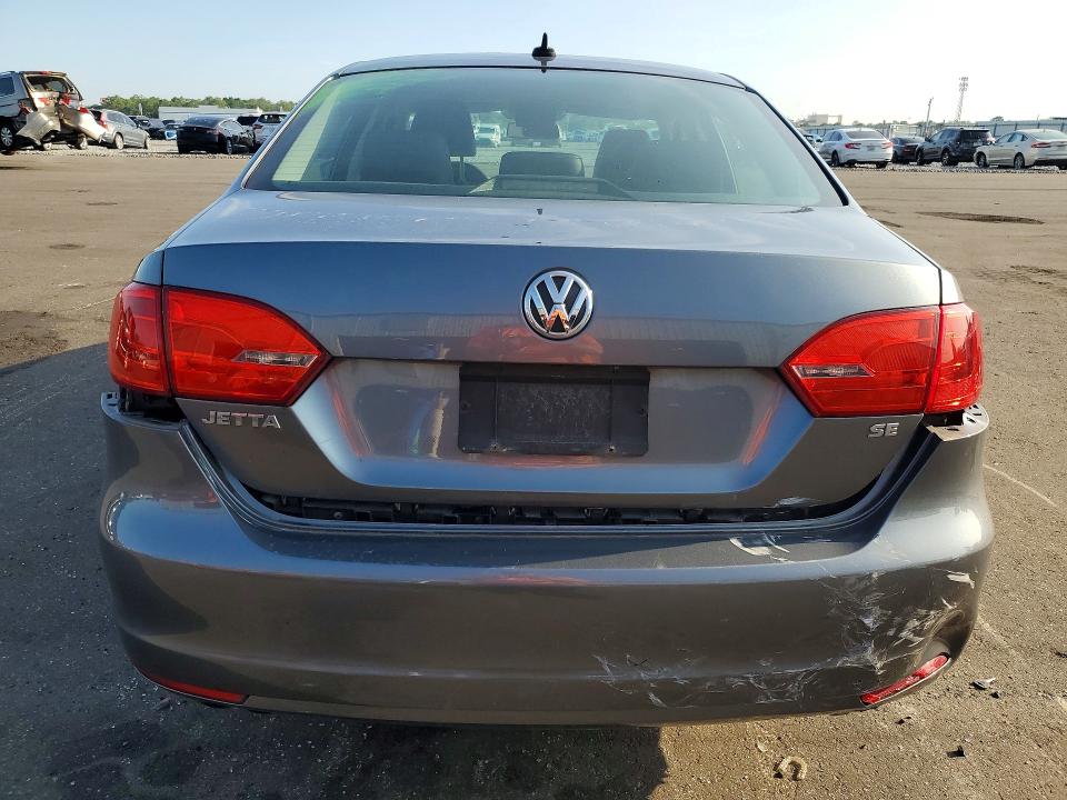 58716006 :رقم المزاد ، 3VWD17AJXEM249888 vin ، 2014 Volkswagen Jetta مزاد بيع
