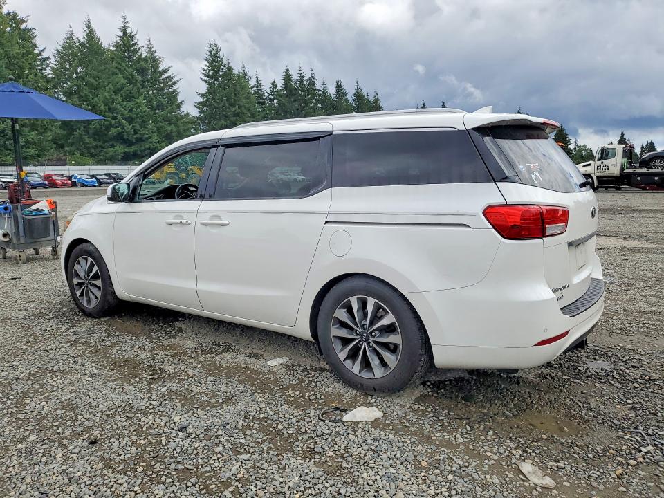 59142546 :رقم المزاد ، KNDMC5C17F6046571 vin ، 2015 Kia Sedona مزاد بيع
