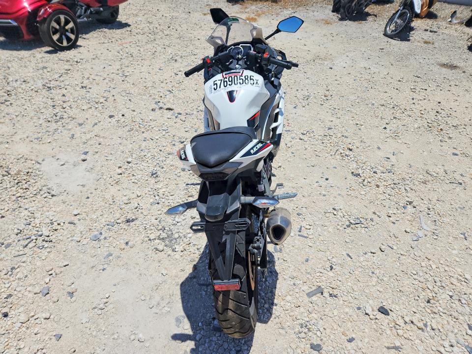 57690586 :رقم المزاد ، H0DPBFG92SX125591 vin ، 2025 Fgyn Motorcycle مزاد بيع