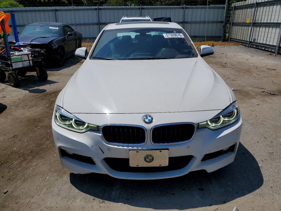 57320076 :رقم المزاد ، WBA8D9C34HA004413 vin ، 2017 Bmw 330 مزاد بيع