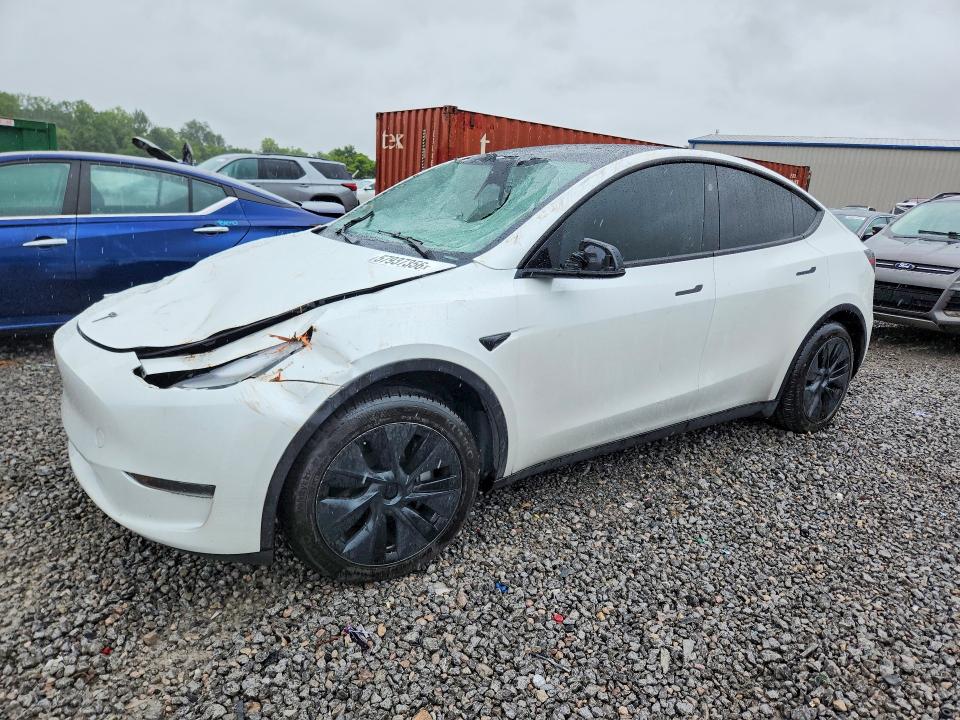 2024 Tesla Model Y მანქანა იყიდება აუქციონზე, vin: 7SAYGDED0RF103647, აუქციონის ნომერი: 57937356
