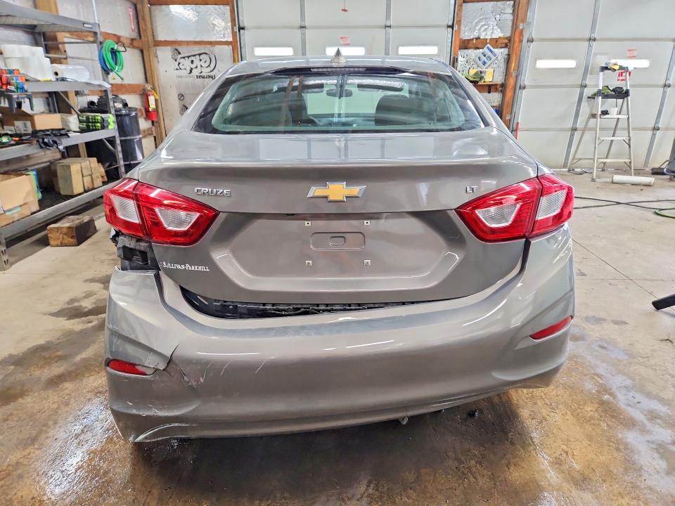 56418376 :رقم المزاد ، 1G1BE5SMXJ7140324 vin ، 2018 Chevrolet Cruze مزاد بيع