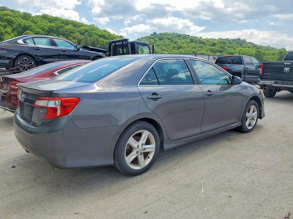 56280296 :رقم المزاد ، 4T1BF1FK7EU410361 vin ، 2014 Toyota Camry مزاد بيع