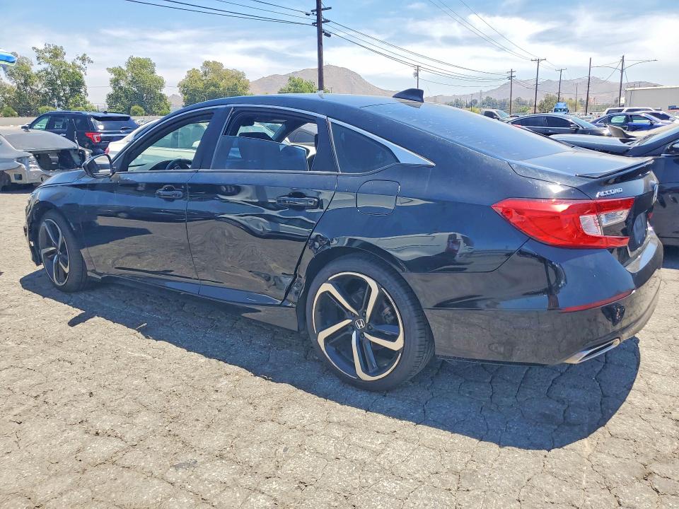 57002556 :رقم المزاد ، 1HGCV1F37JA149010 vin ، 2018 Honda Accord مزاد بيع