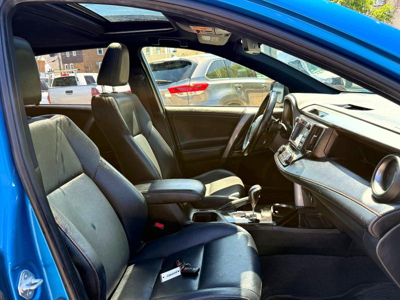 57616866 :رقم المزاد ، JTMJFREV6HJ715818 vin ، 2017 Toyota Rav4 مزاد بيع