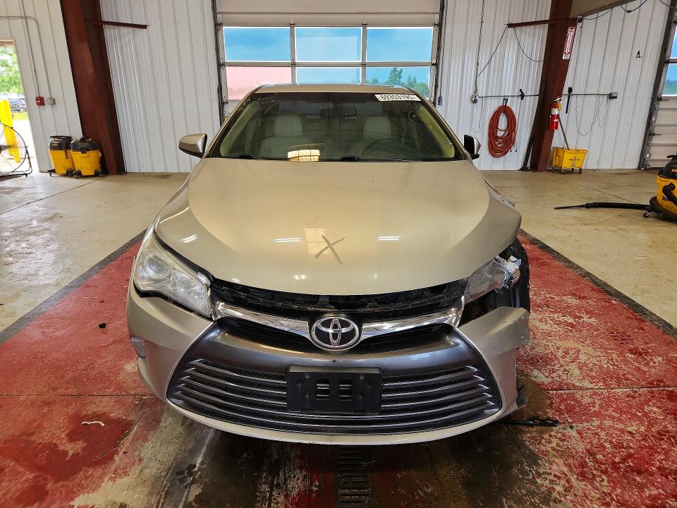 69353195 :رقم المزاد ، 4T1BF1FK3HU672785 vin ، 2017 Toyota Camry مزاد بيع