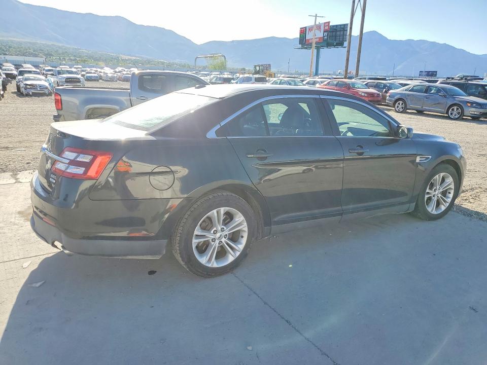2015 Ford Taurus მანქანა იყიდება აუქციონზე, vin: 1FAHP2E91FG154756, აუქციონის ნომერი: 57046756