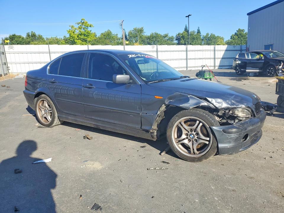 56431436 :رقم المزاد ، WBAEV53452KM02068 vin ، 2002 Bmw 330 مزاد بيع