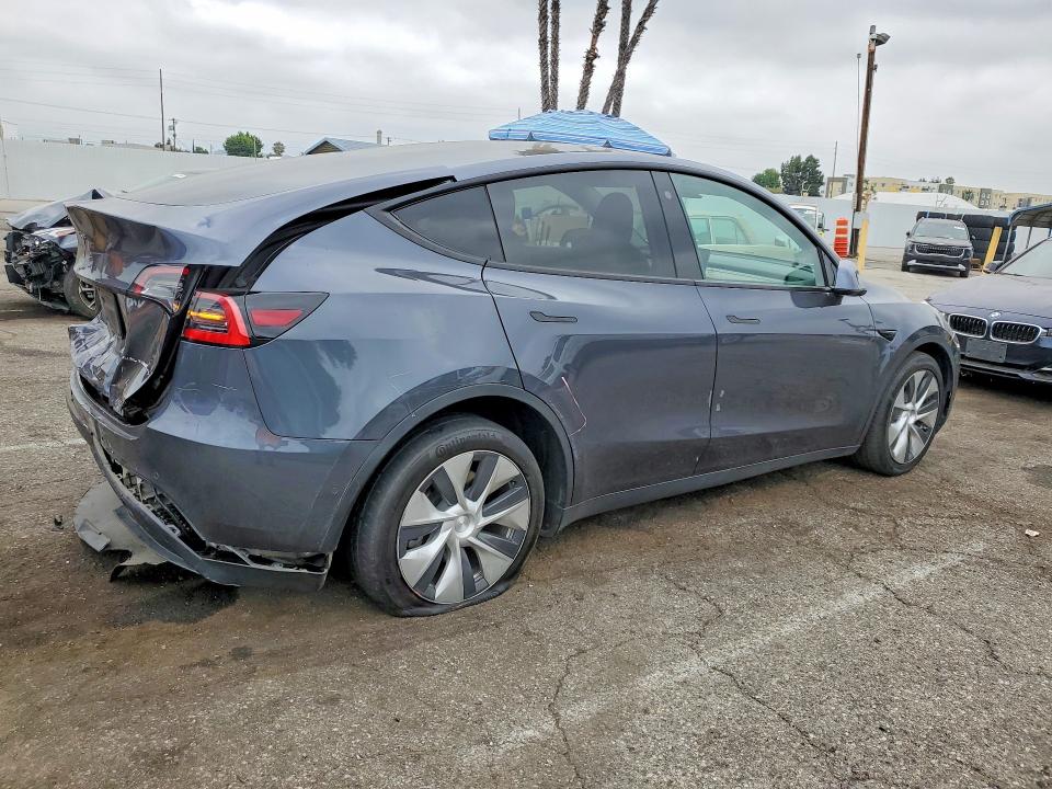 Продажа на аукционе авто 2021 Tesla Model Y, vin: 5YJYGDEE2MF090740, номер лота: 57607916
