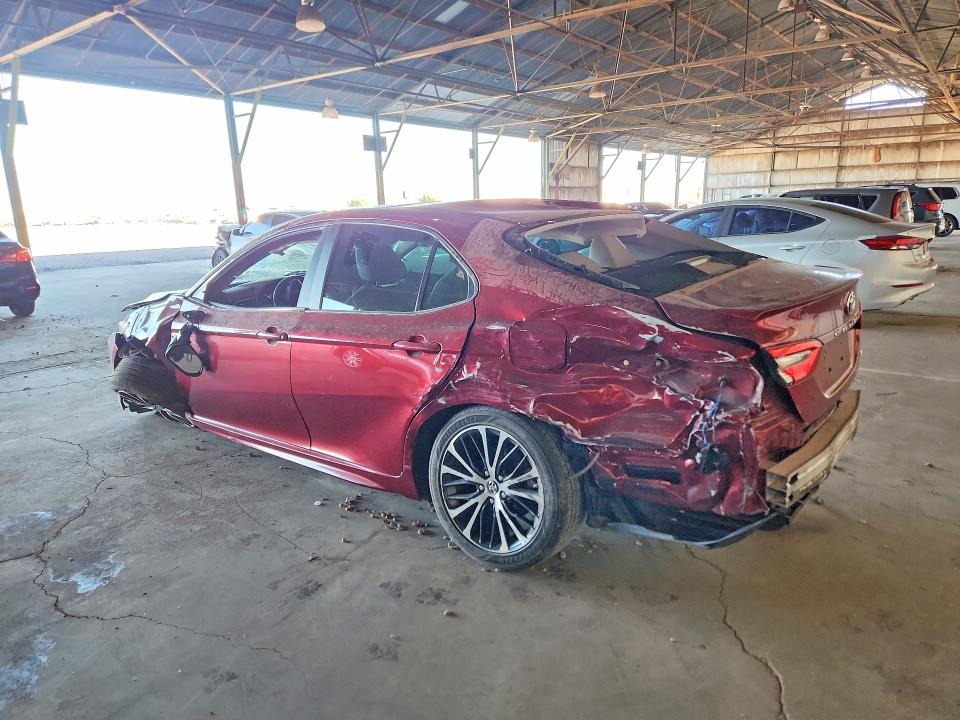 56678396 :رقم المزاد ، 4T1B11HK4JU537395 vin ، 2018 Toyota Camry مزاد بيع