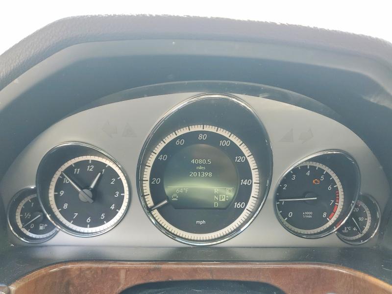 54441186 :رقم المزاد ، WDDHF8HB6AA161024 vin ، 2010 Mercedes-benz E مزاد بيع