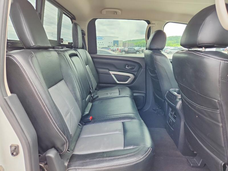 58104416 :رقم المزاد ، 1N6AA1E56JN513749 vin ، 2018 Nissan Titan مزاد بيع