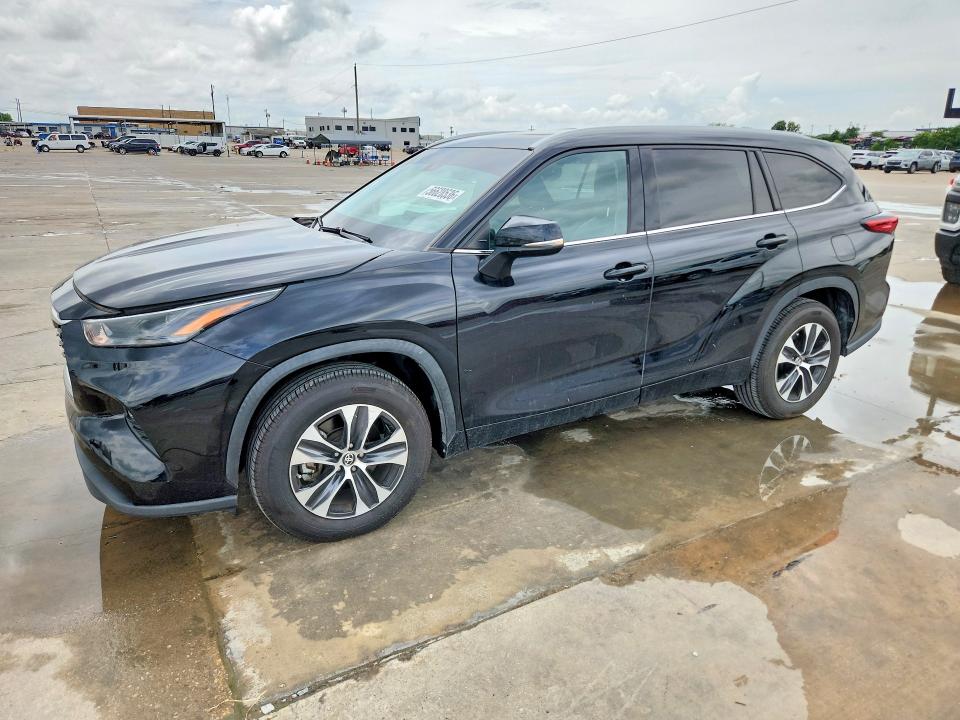 Aukcja sprzedaży 2022 Toyota Highlander, vin: 5TDGZRAHXNS555782, numer aukcji: 56628536