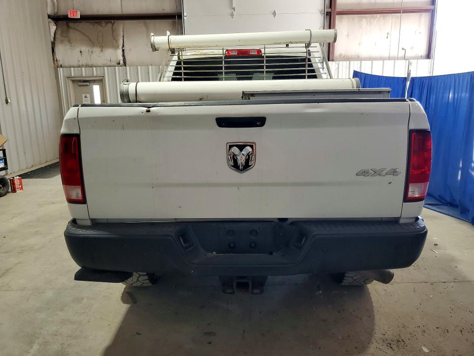 55885446 :رقم المزاد ، 3C6UR5CJ8JG276276 vin ، 2018 Ram 2500 مزاد بيع