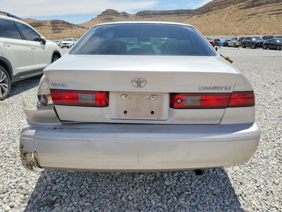 55210336 :رقم المزاد ، 4T1BG22KXXU418370 vin ، 1999 Toyota Camry مزاد بيع